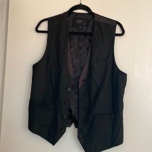 GUESS Men’s black vest size Medium
